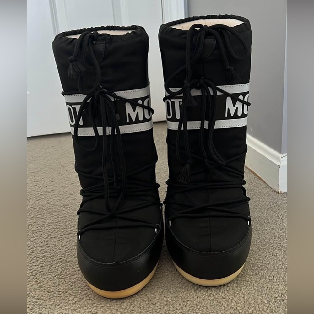 Black Moon Boots